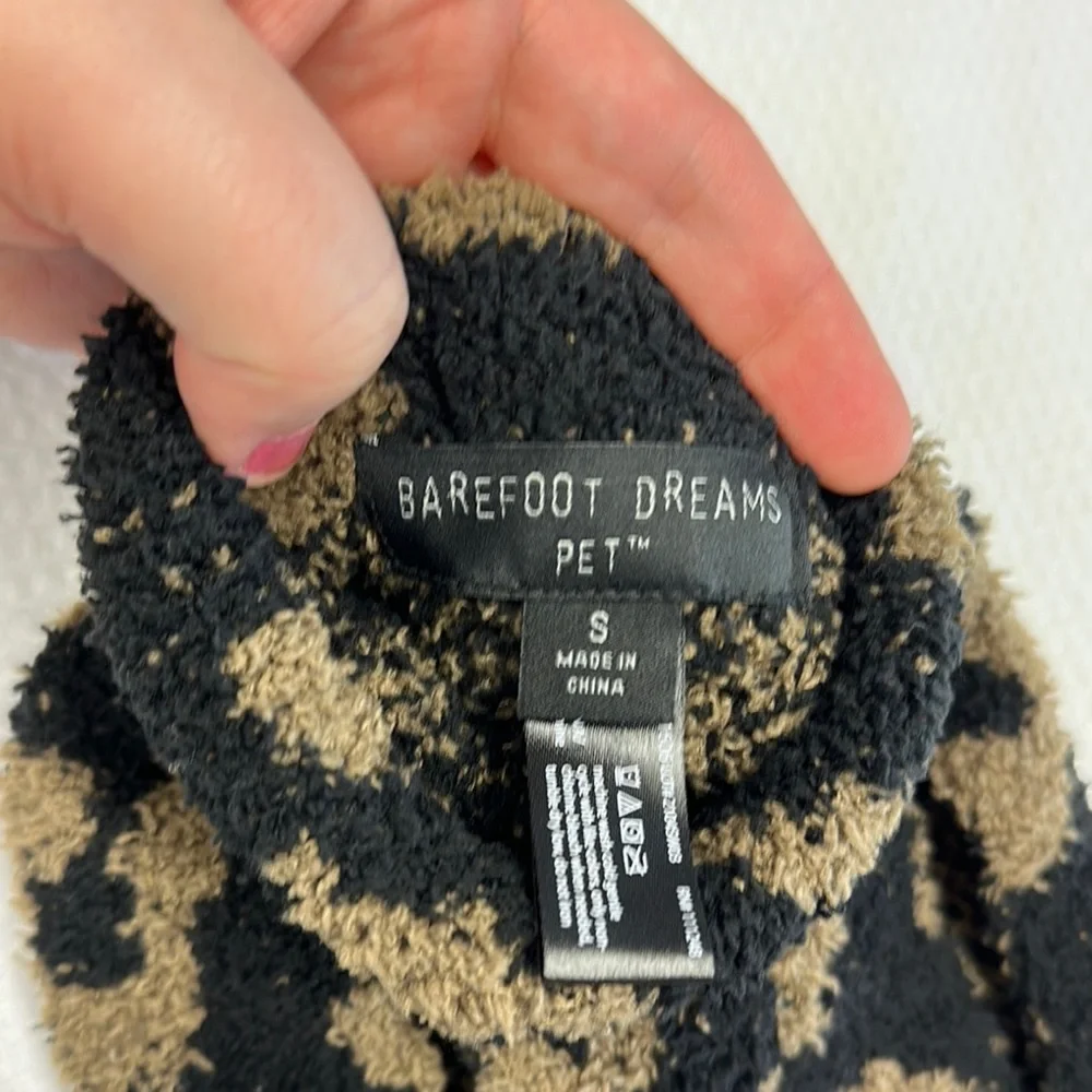 Barefoot Dreams Cozy Animal Print Dog Coat - Picture 2 of 5